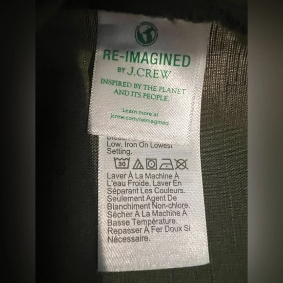 J crew Linen-blend button-back shell tank top NWT
Xxs
Olive green
Pit to pit 18” - Picture 4 of 4